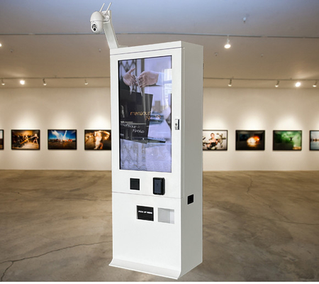 Máquina de venda automática inovativa da joia conveniente com câmera e a tela grande