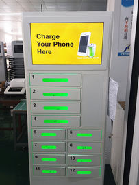 Máquina de venda automática de carregamento do telefone celular de 12 portas para o evento com painel LCD da propaganda