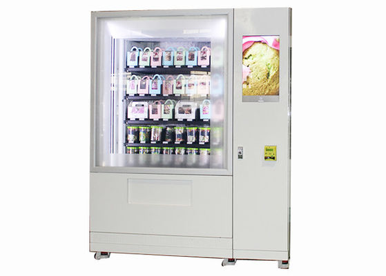 Salada exterior do refrigerador em uma máquina de venda automática do frasco com o tela táctil de 32 polegadas
