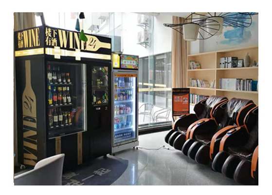 Máquina de venda automática automatizada do vinho de 22 polegadas com refrigerador e elevador